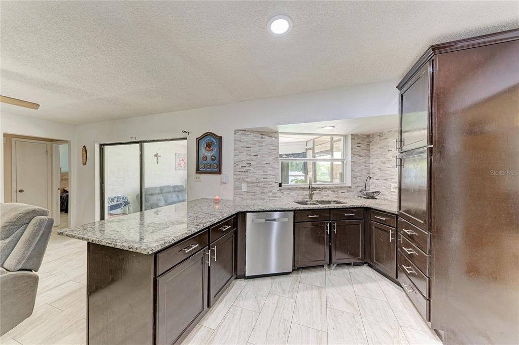 1520 Sunnyhills Drive - Photo 8