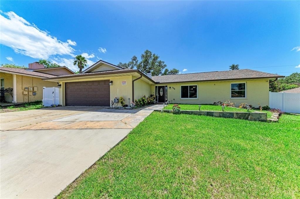 1520 Sunnyhills Drive - Photo 0