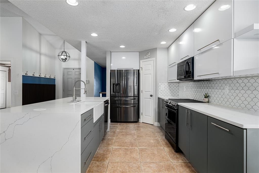 4008 Kingsfield Drive - Photo 2