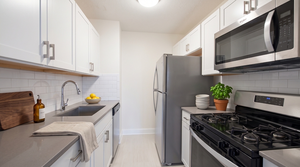 3333 Broadway - Photo 3