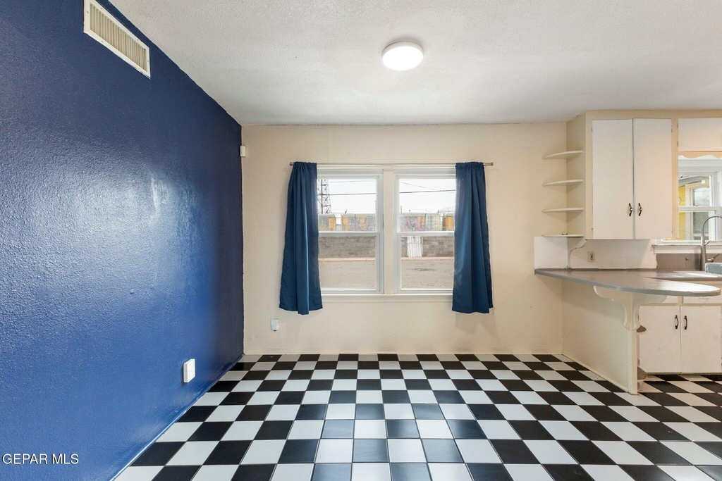 137 Anita Circle - Photo 5