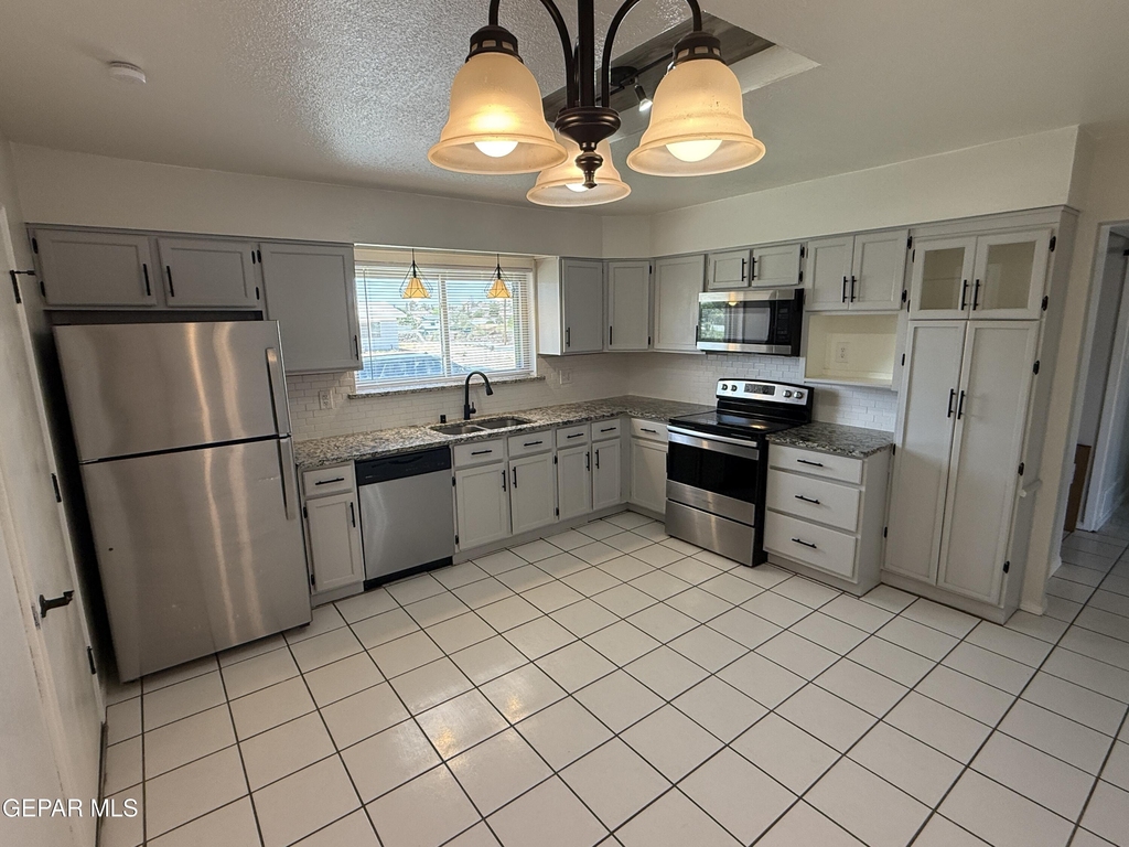 7201 Armistad Avenue - Photo 15