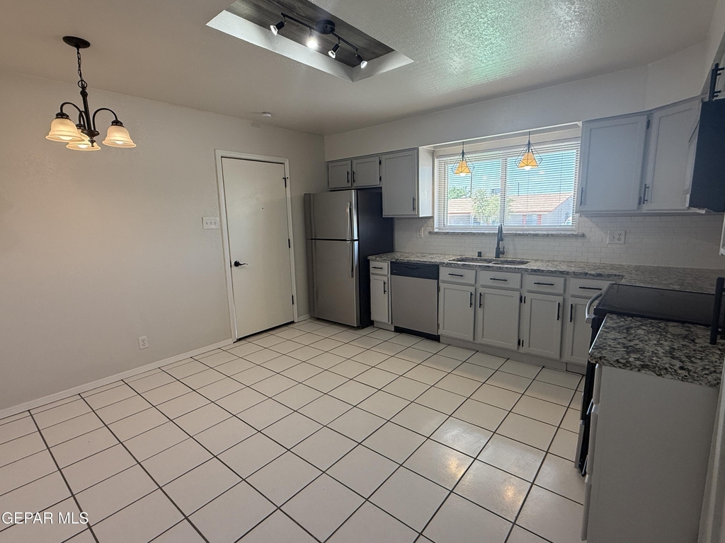 7201 Armistad Avenue - Photo 14