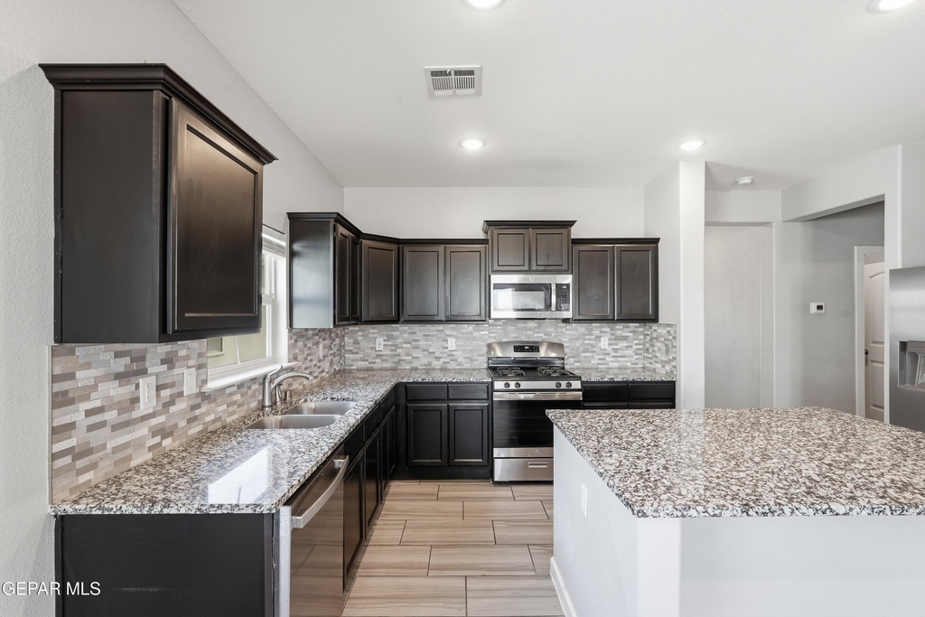 3917 Desert Bluff Drive - Photo 24