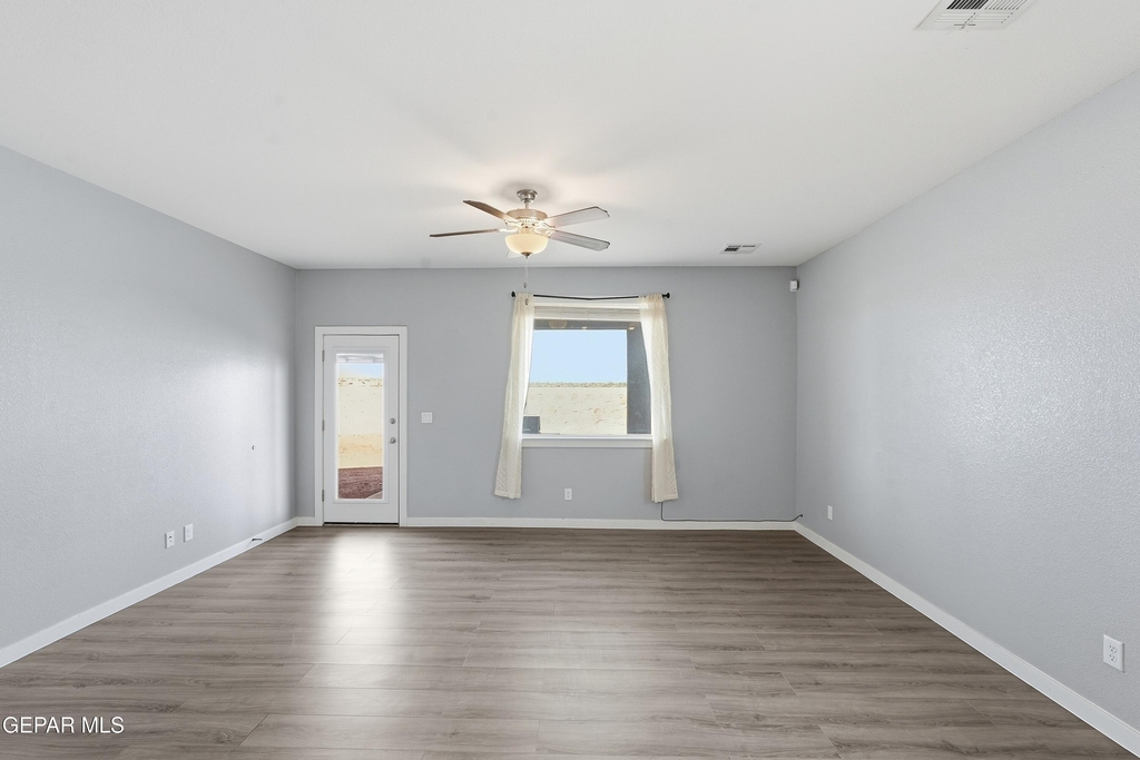 3917 Desert Bluff Drive - Photo 23