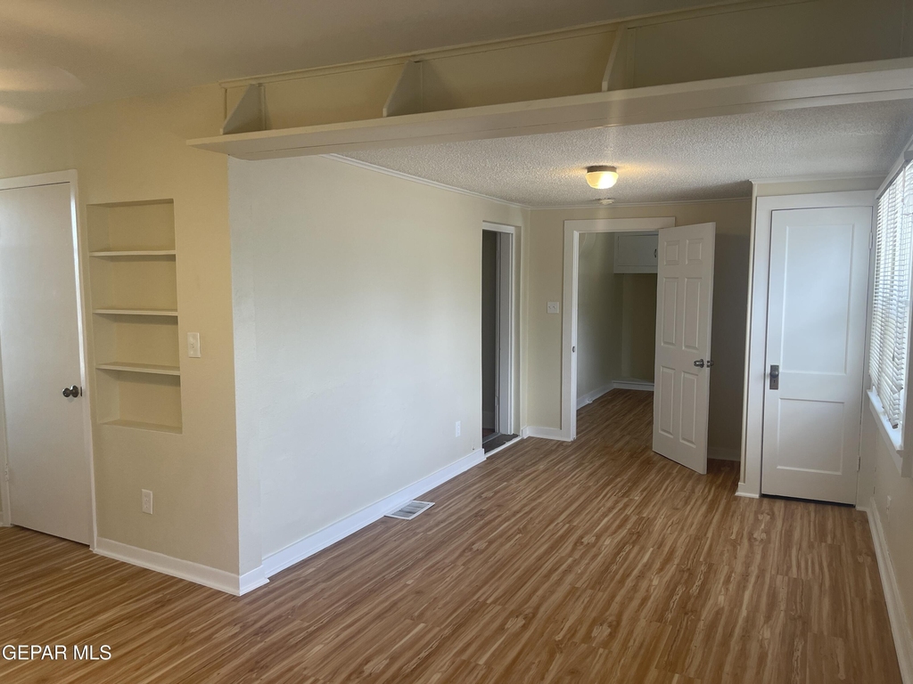 609 E Robinson Avenue - Photo 18