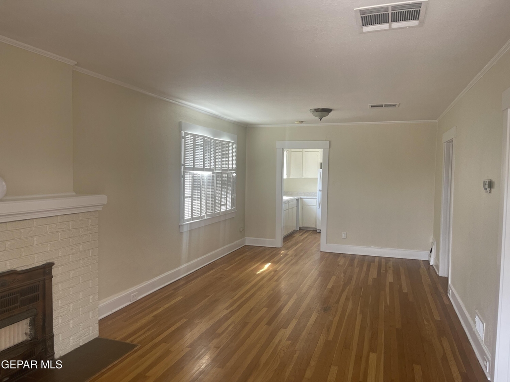 609 E Robinson Avenue - Photo 10