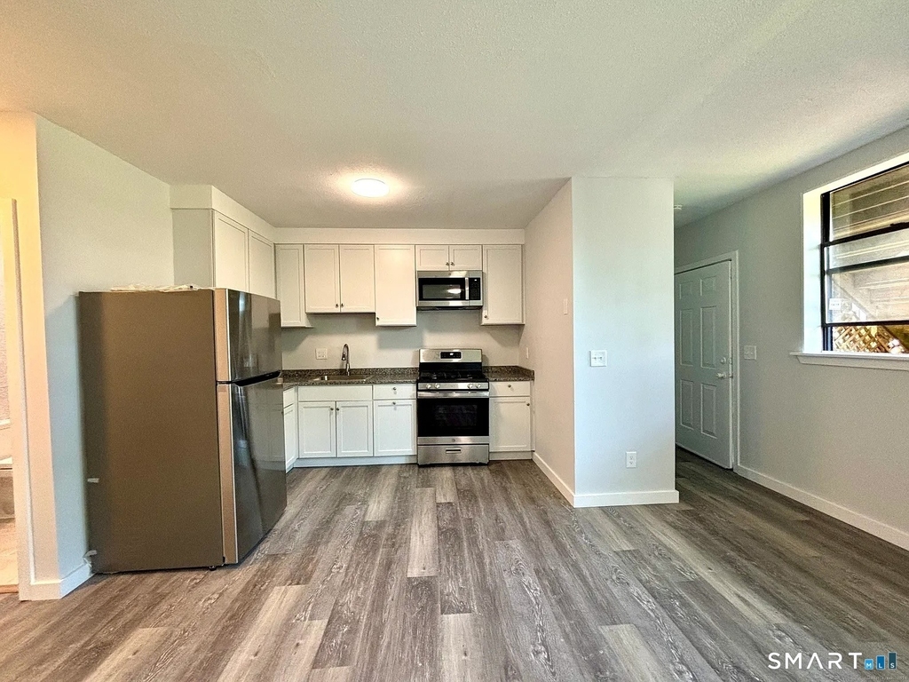 39 Elliott Street - Photo 1