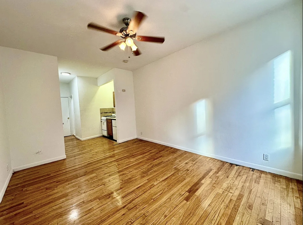 411 West 54th Street - Photo 11