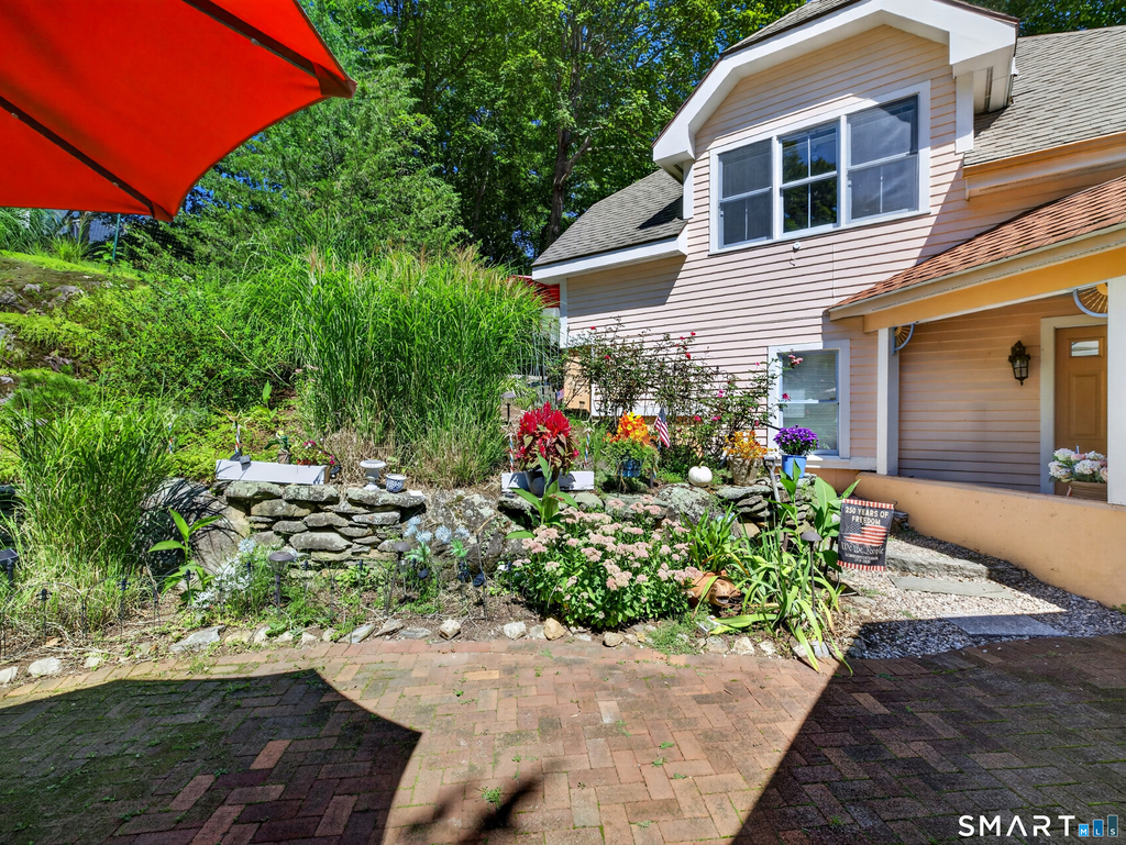 427 Noank Road - Photo 0