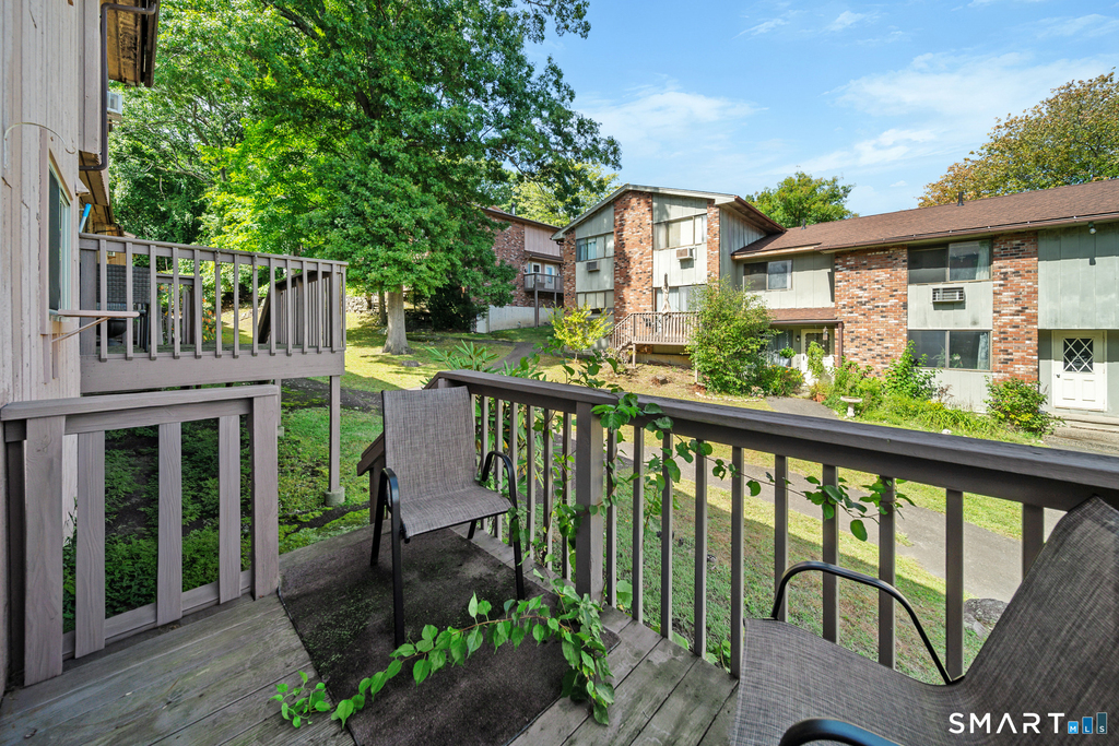 232 Oakville Avenue - Photo 29