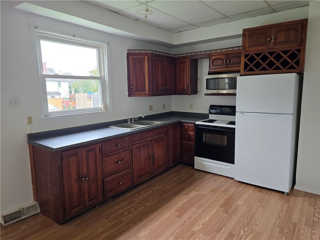 318 Fairview Ave - Photo 1