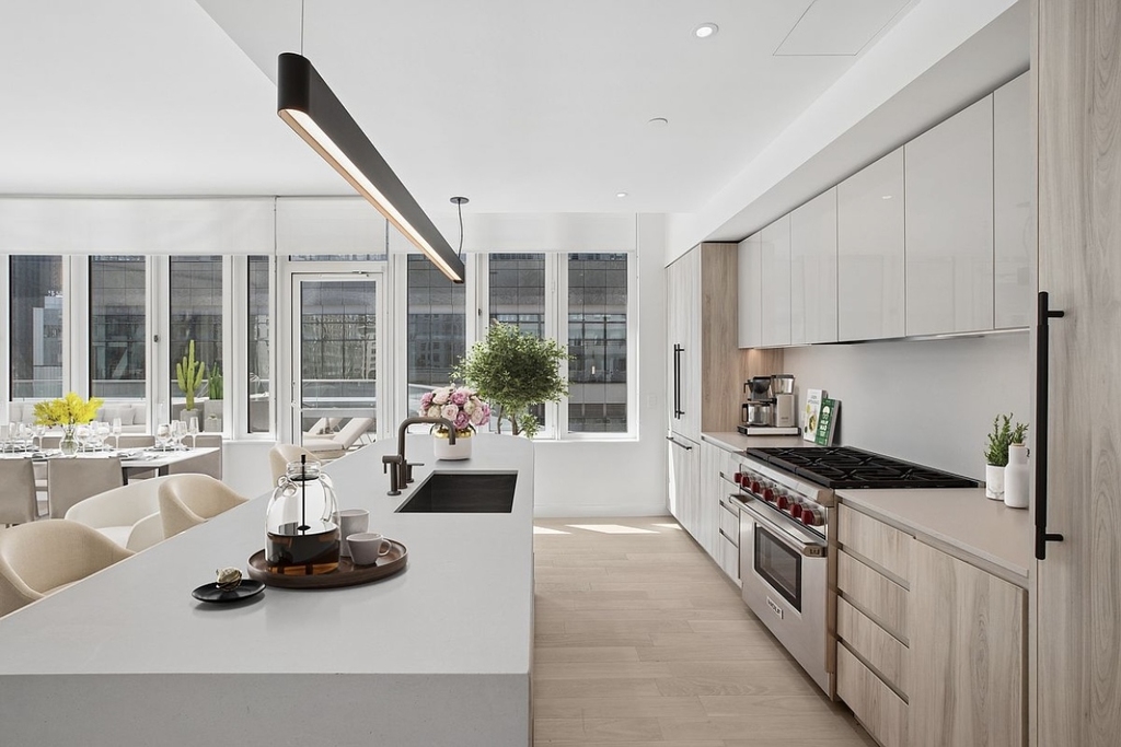 West 60th Street - Photo 1