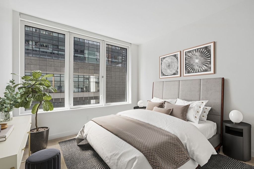 West 60th Street - Photo 5