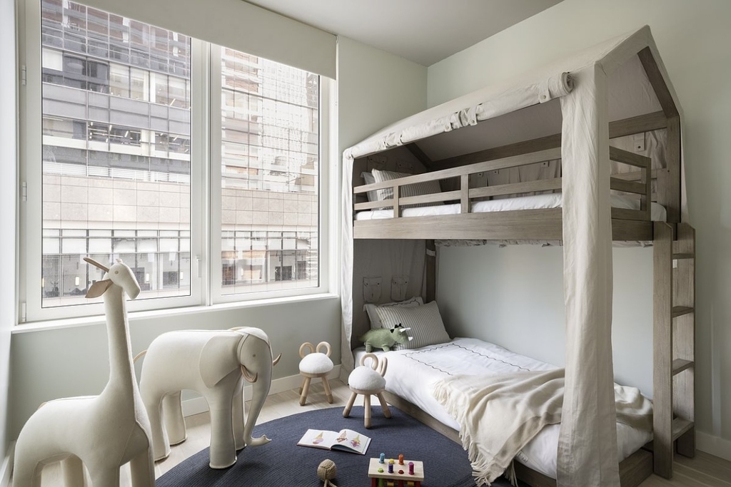 West 60th Street - Photo 7