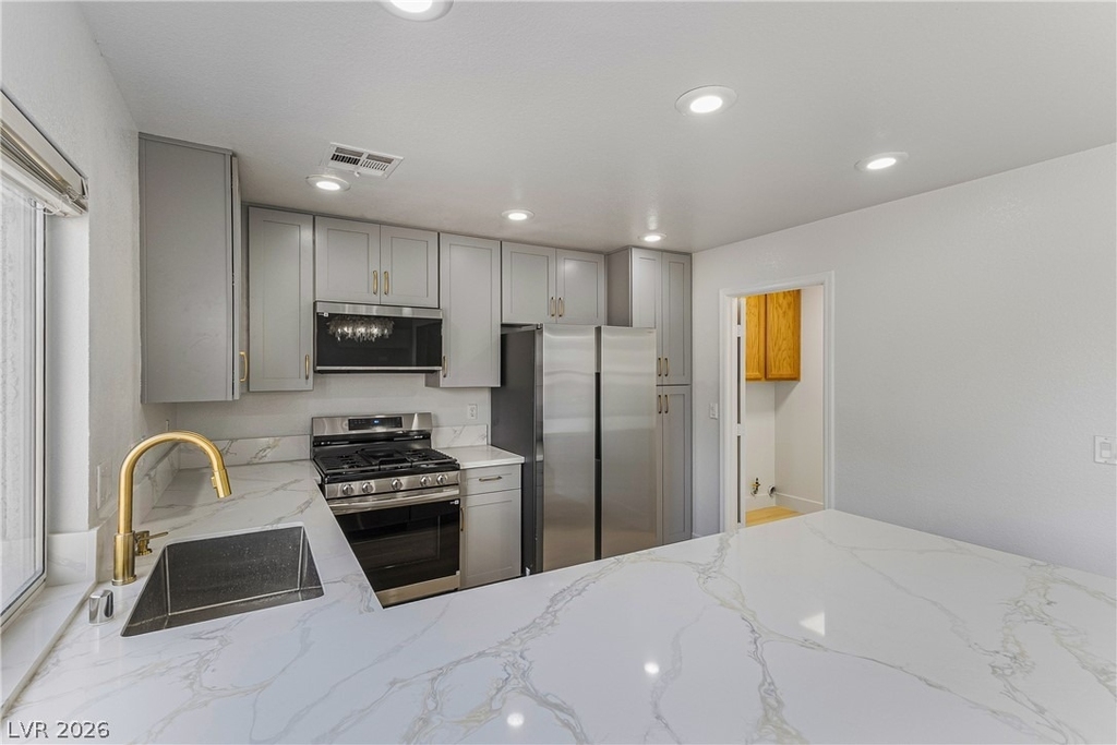 10416 Horseback Ridge Avenue - Photo 15