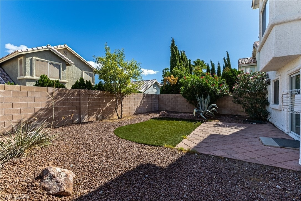 10416 Horseback Ridge Avenue - Photo 29