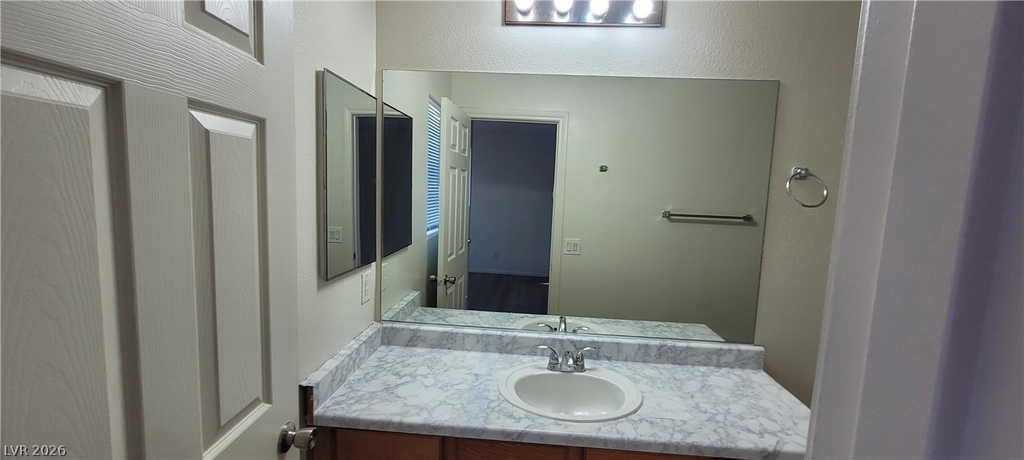 9229 Millikan Avenue - Photo 4