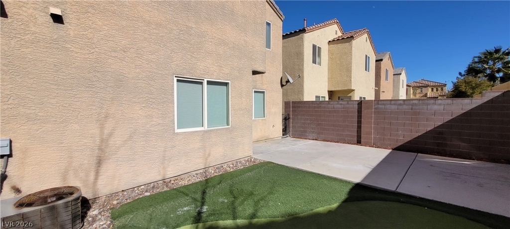 9229 Millikan Avenue - Photo 15