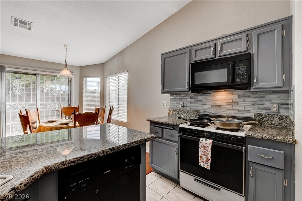 2023 Farmouth Circle - Photo 15