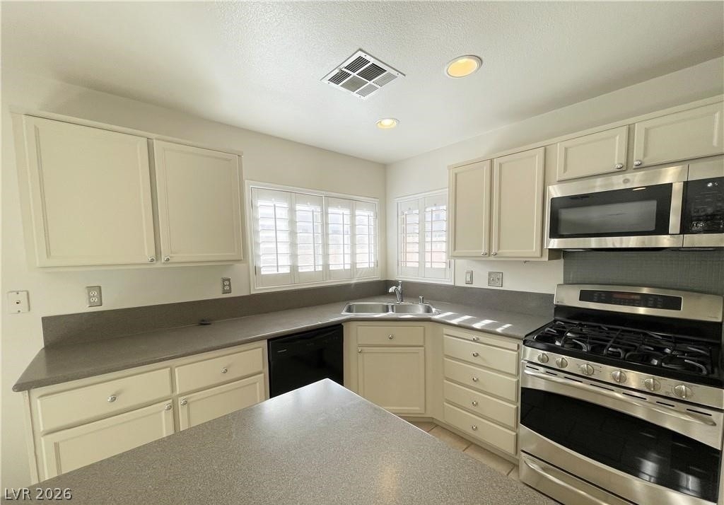 913 Dancing Rain Court - Photo 14