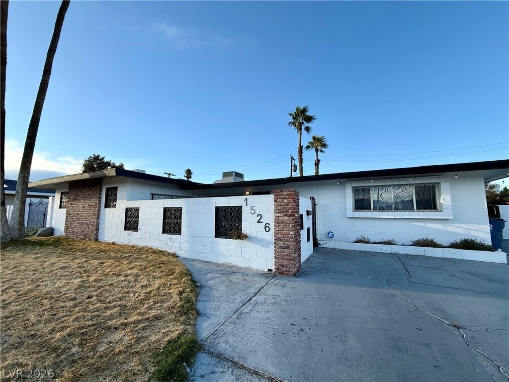 1526 E Twain Avenue - Photo 0
