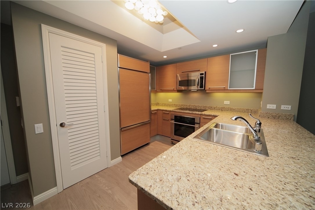 322 Karen Avenue - Photo 3