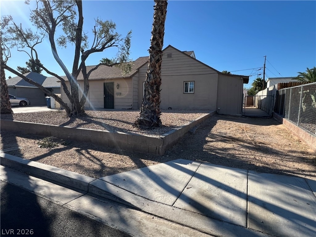 1304 Wengert Avenue - Photo 1