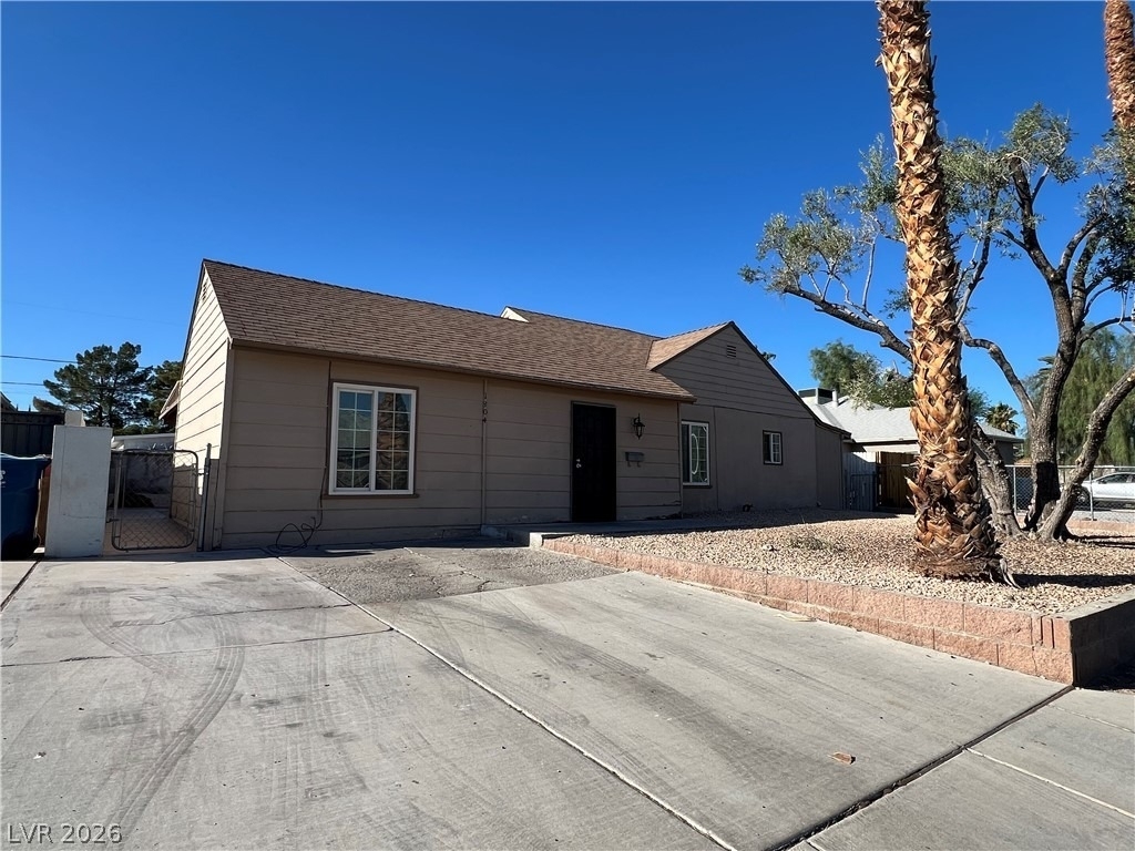 1304 Wengert Avenue - Photo 0