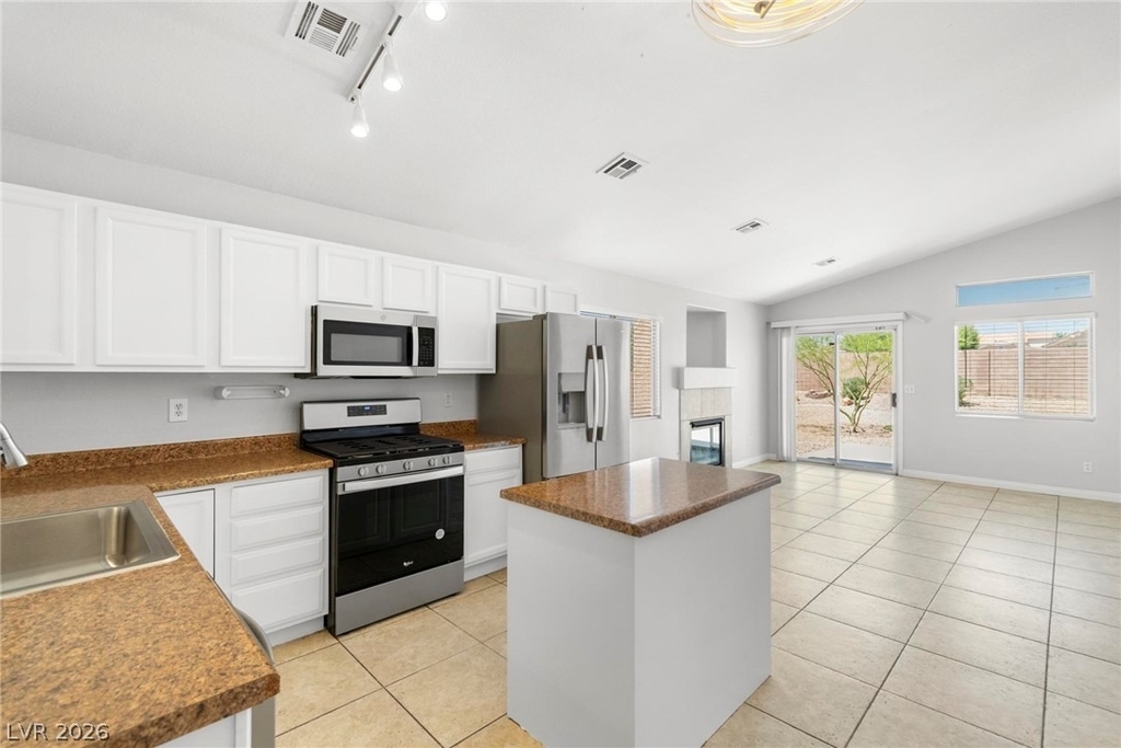 3731 Shadow Tree Street - Photo 8
