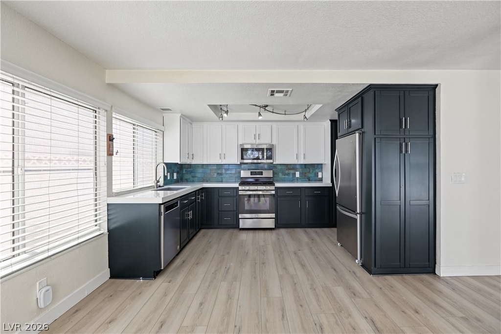 4162 Ridgewood Avenue - Photo 10