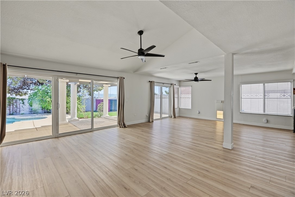 4162 Ridgewood Avenue - Photo 5