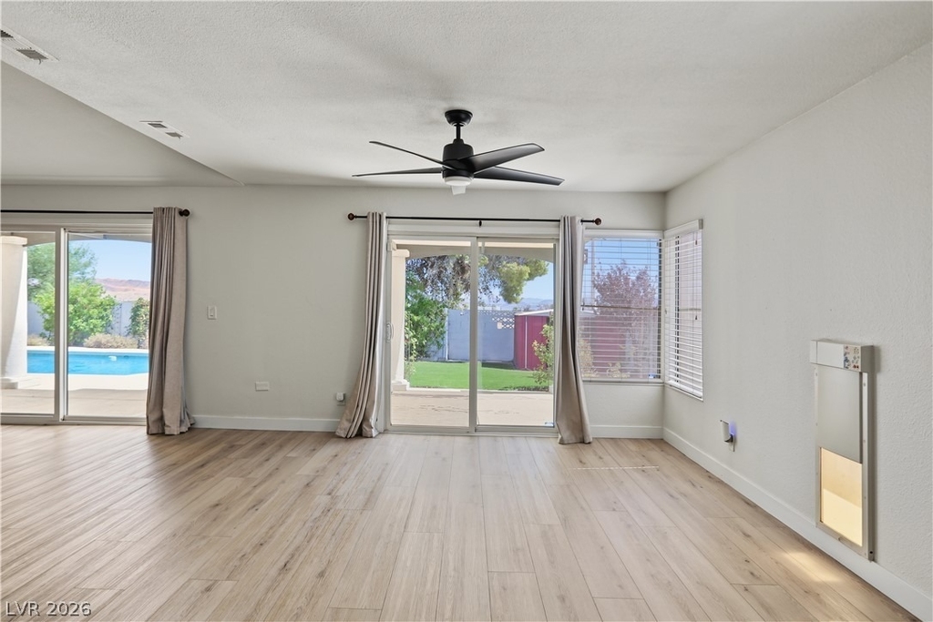 4162 Ridgewood Avenue - Photo 13