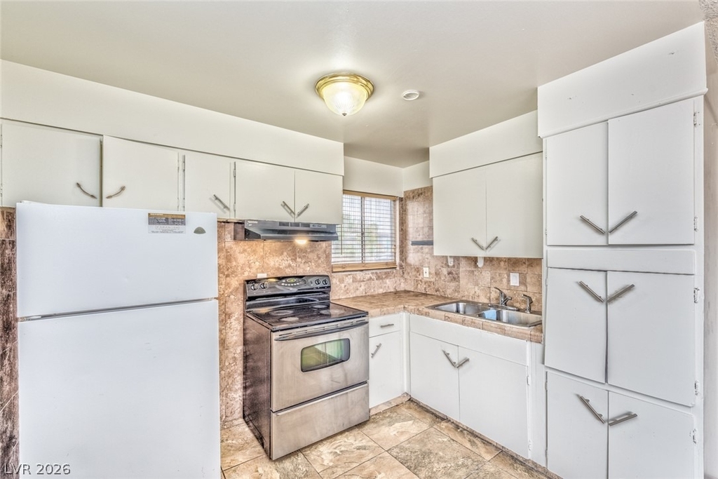 421 N Decatur Boulevard - Photo 4