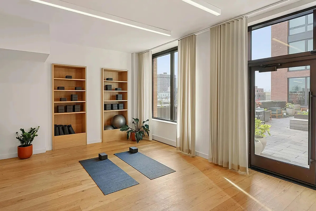 2035 5th Avenue - Photo 3