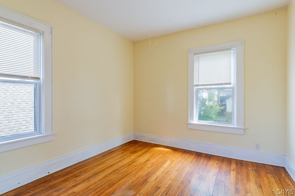 325 S Midler Avenue - Photo 19