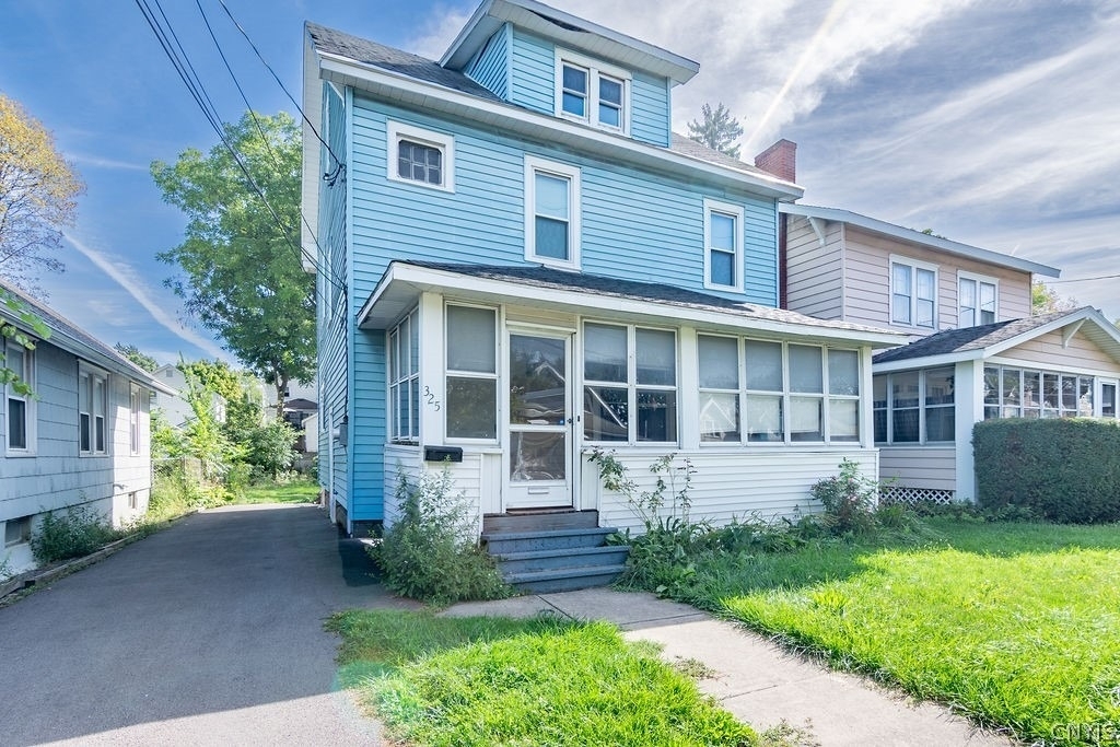 325 S Midler Avenue - Photo 0