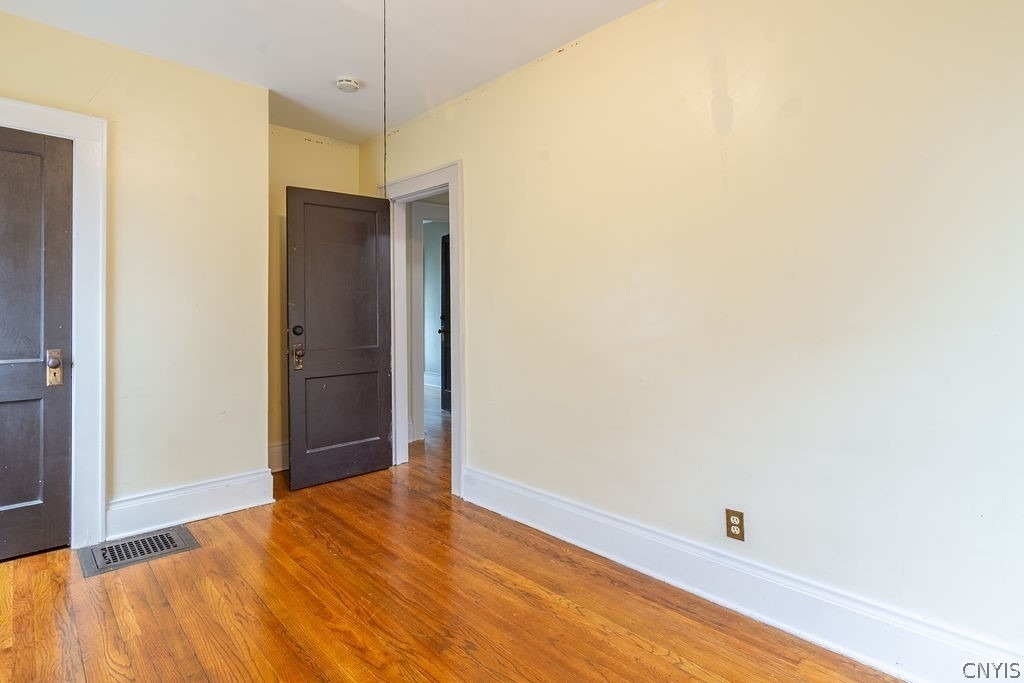325 S Midler Avenue - Photo 21