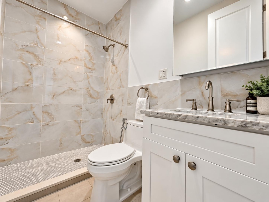 241 Ocean Parkway - Photo 10