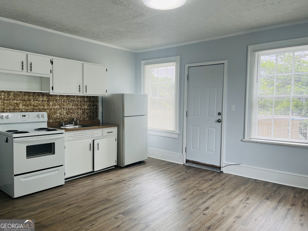 504 Broad Street - Photo 6
