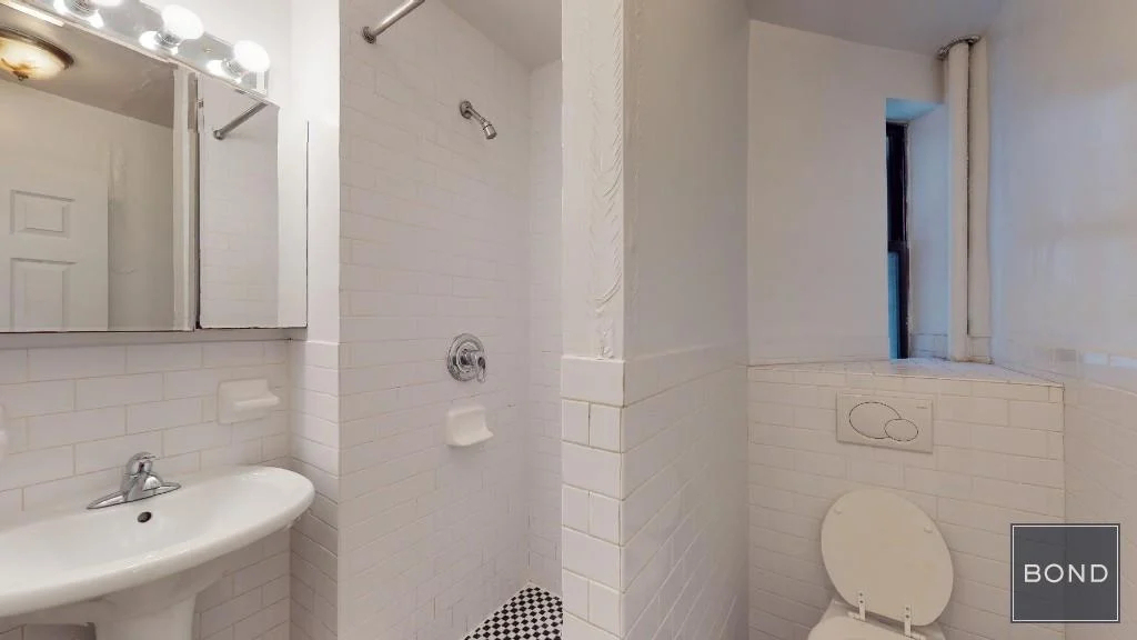 426 East 65th Street - Photo 4