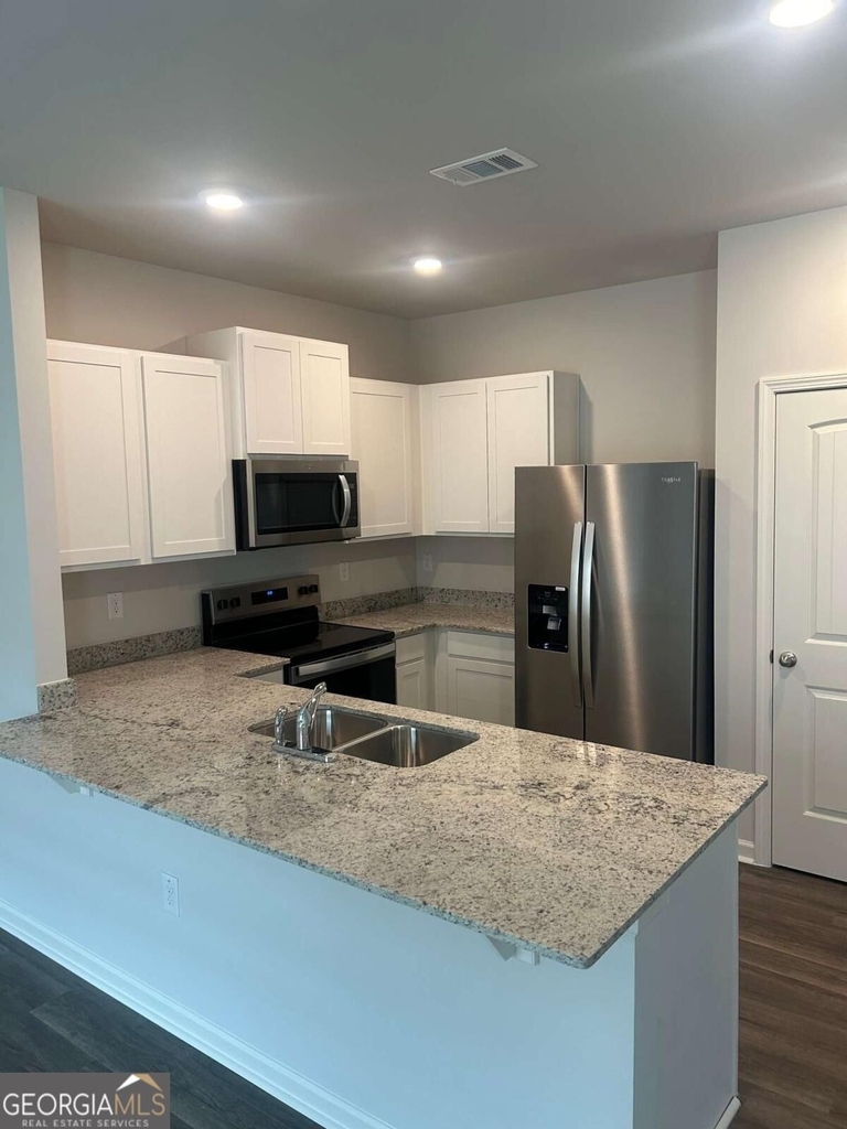 1005 N 2nd Avenue Nw - Photo 1