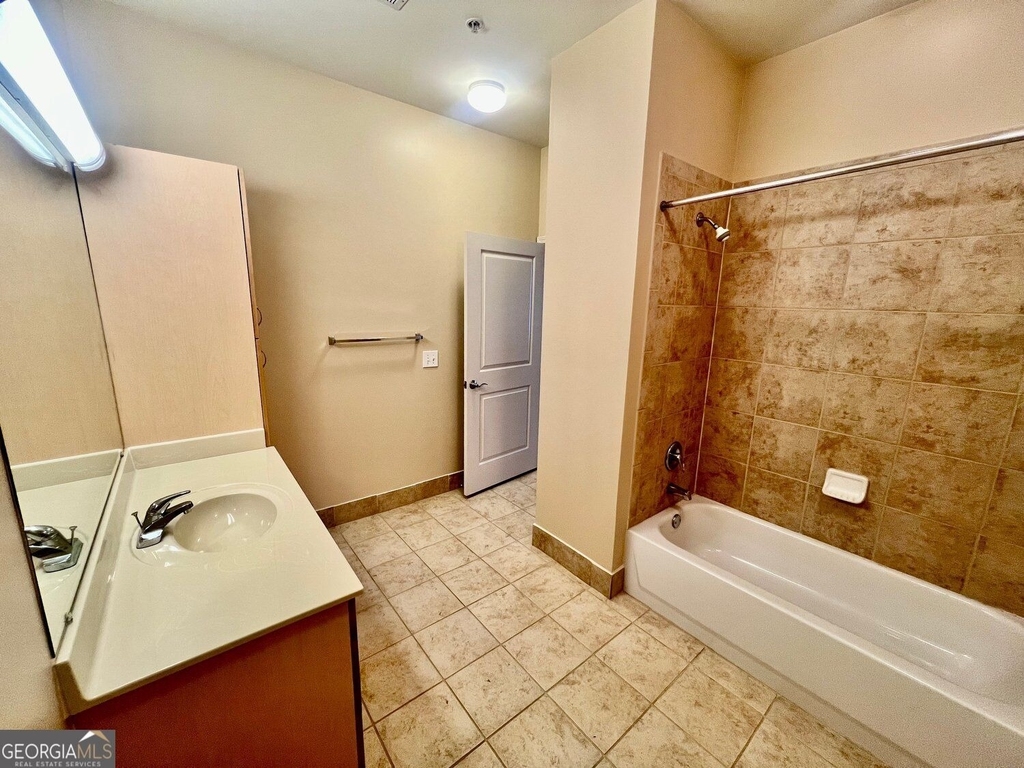 870 Mayson Turner Road Nw - Photo 13