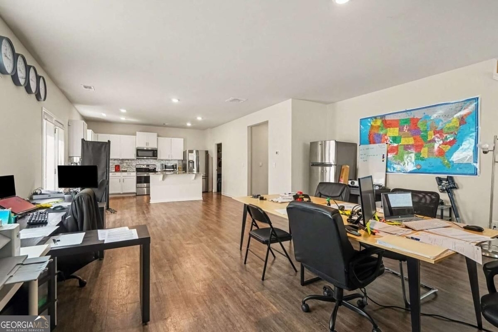 477 Starbuck Parkway - Photo 3