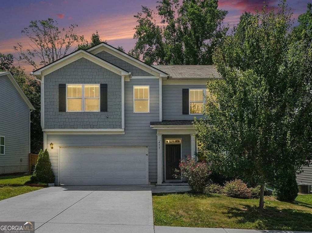 477 Starbuck Parkway - Photo 0