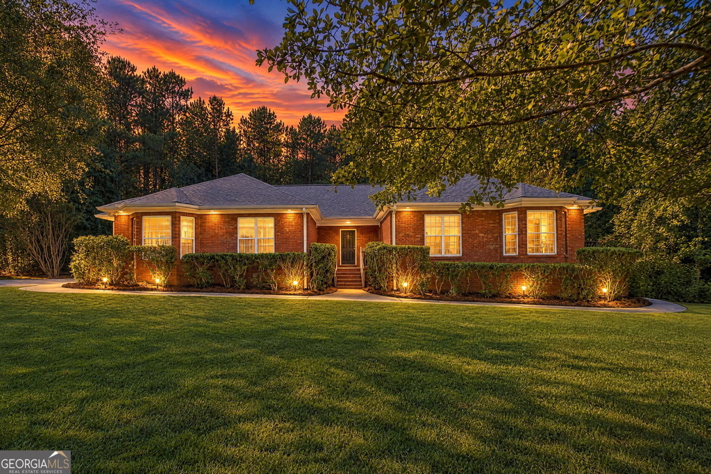 100 Bluebird Lane - Photo 0