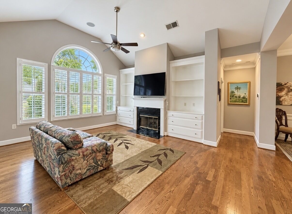 2100 Village Lane - Photo 3
