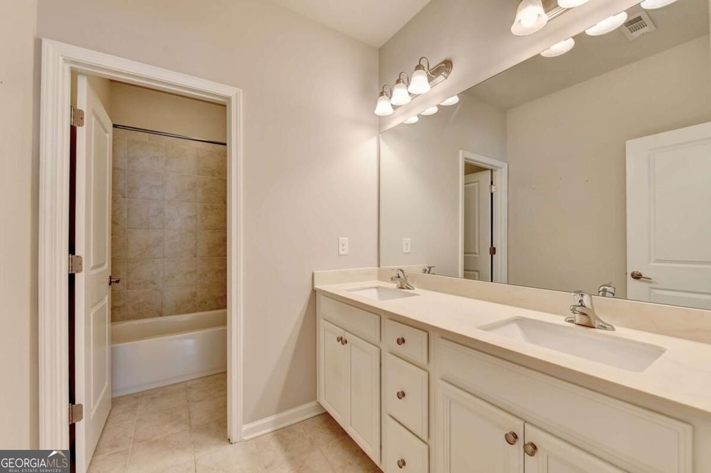 3860 Grandview Manor Drive - Photo 23