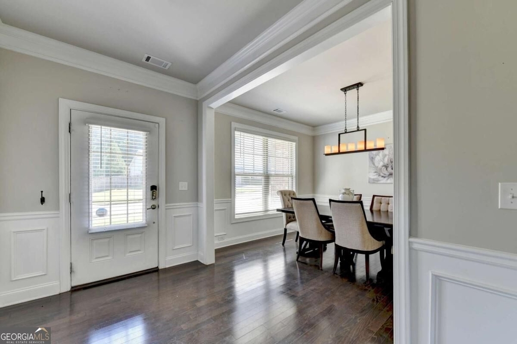 3860 Grandview Manor Drive - Photo 2