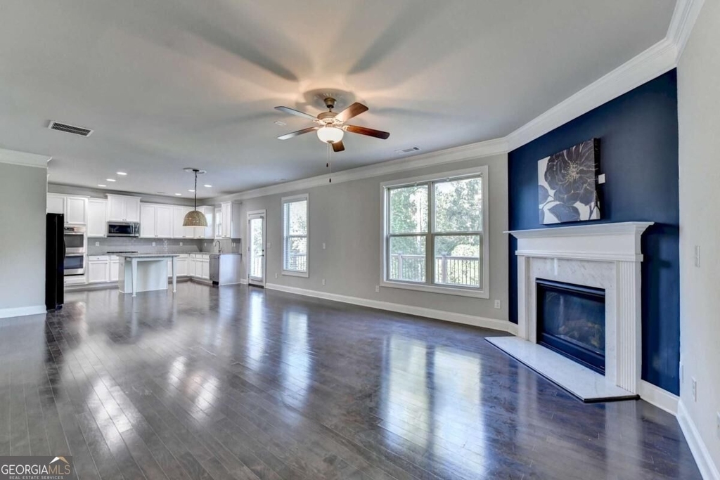 3860 Grandview Manor Drive - Photo 5
